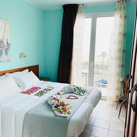 Hotel Blue Moon