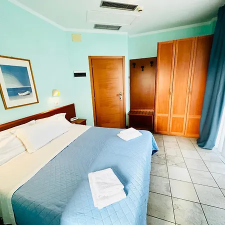 Blue Moon 3* ريميني