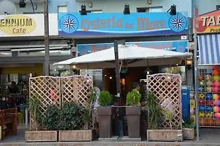 Отель Blue Moon 3*