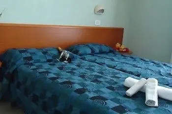 Отель Blue Moon 3*