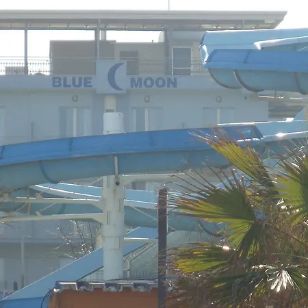 Отель Blue Moon 3*