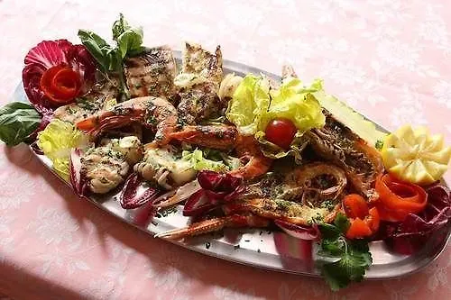 Blue Moon 3* רימיני